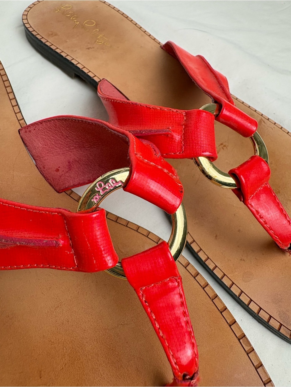 LILLY PULITZER McKim Deep Coral Patent Leather O-Ring Thong Sandals 9 - Picture 4 of 9